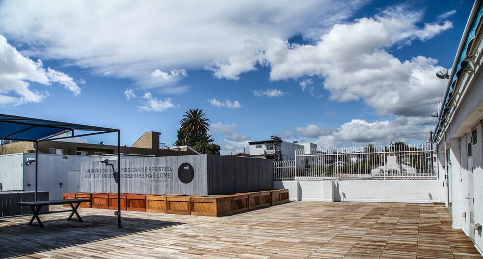 More Photos Of 2154 W Sunset Blvd, Los Angeles Loft Creative Space For Sale