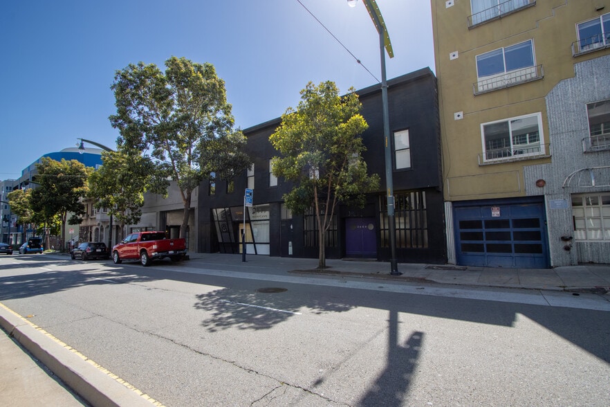 More Photos Of 2604-2608 3rd St, San Francisco Warehouse For Lease
