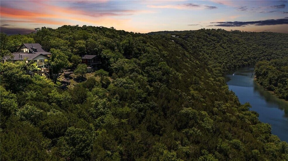 More Photos Of 755 County Road 210, Eureka Springs Hotel For Sale