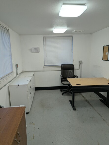 More Photos Of 1040 5th Ave, Lyons Food Processing For Lease
