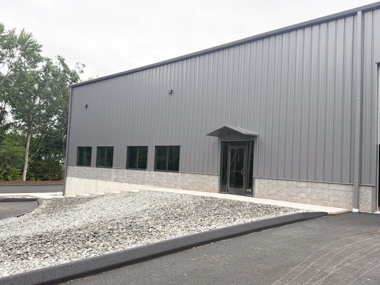 More Photos Of 135 Business Drive park, Bristol Industrial For Lease