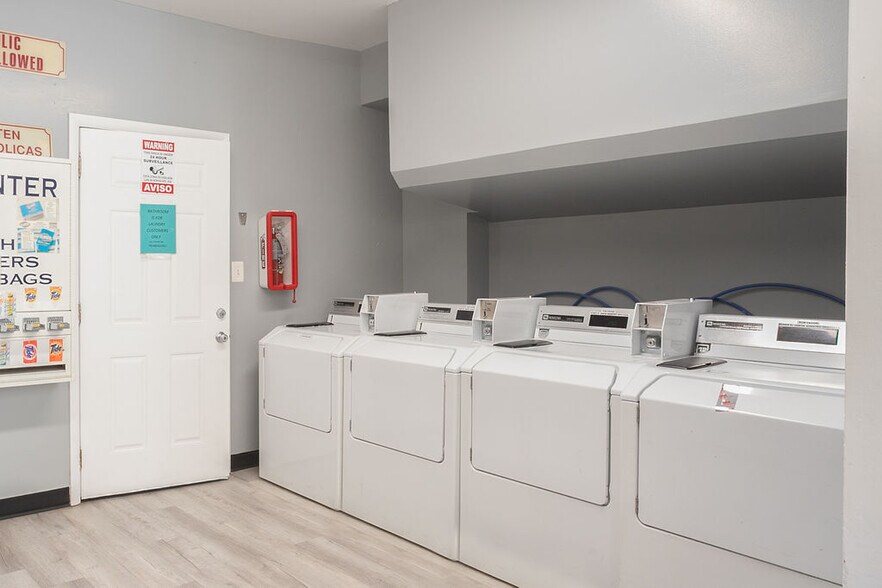 More Photos Of 121 S Pavilion Ave, Riverside Storefront Retail Residential For Sale