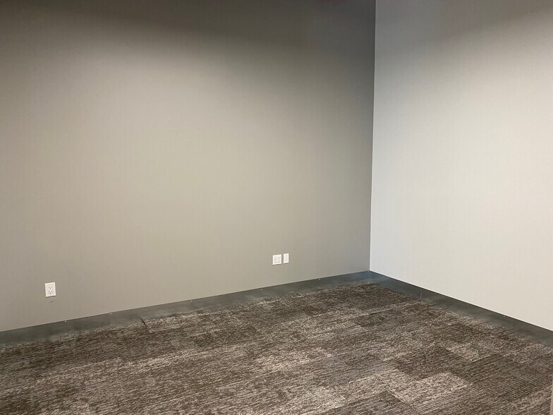 More Photos Of 1945 Placentia Ave, Costa Mesa Light Manufacturing For Lease