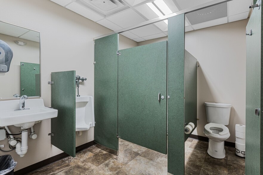 More Photos Of 533 Myatt Dr, Madison Showroom For Sale