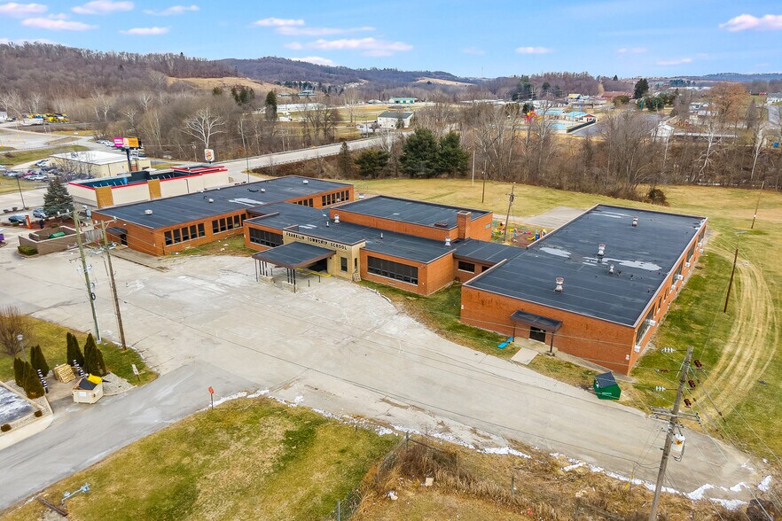 Primary Photo Of 300 North St, Waynesburg Schools For Sale