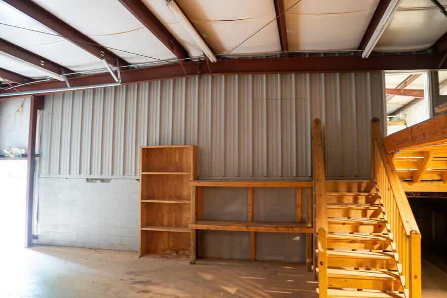 More Photos Of 105 Old Epps Bridge Rd, Athens Office For Lease