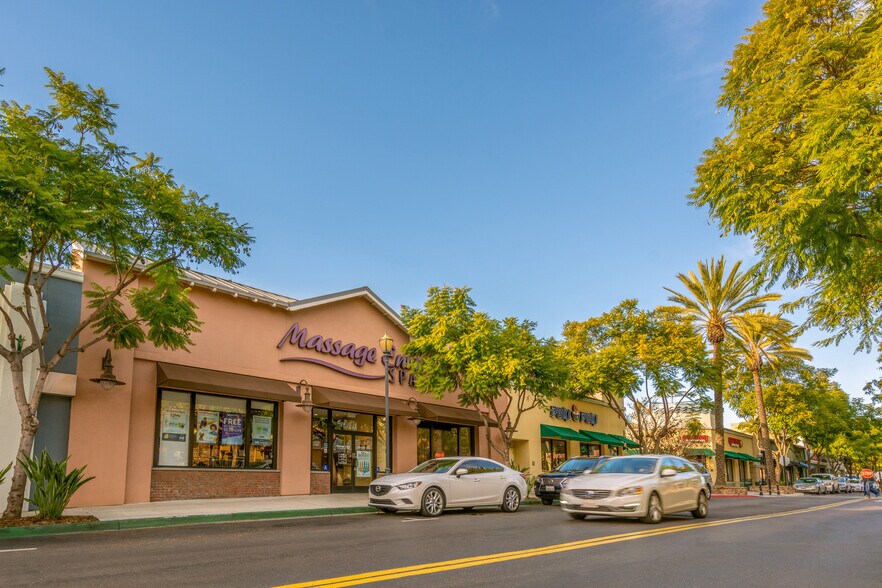 More Photos Of 25 Main St, Vista Unknown For Lease