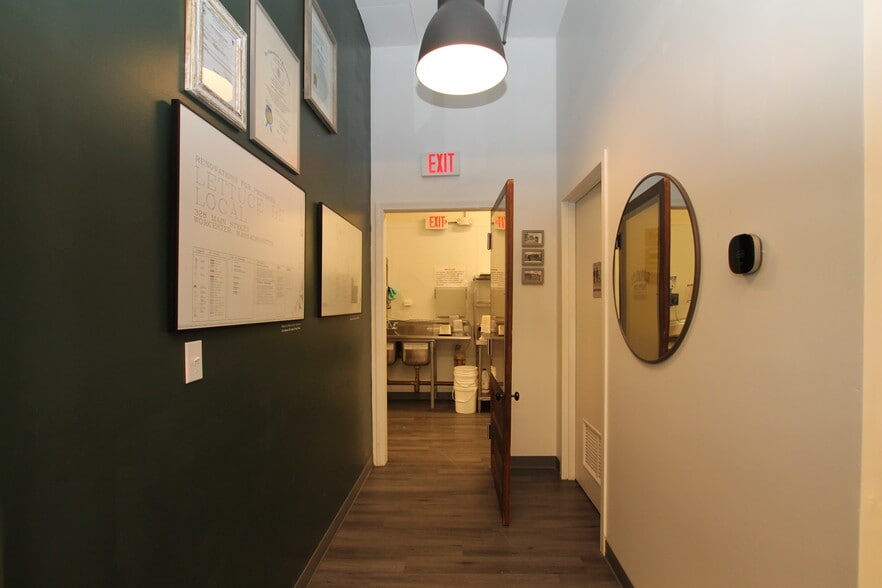 More Photos Of 162 Harding St, Worcester General Retail For Sale