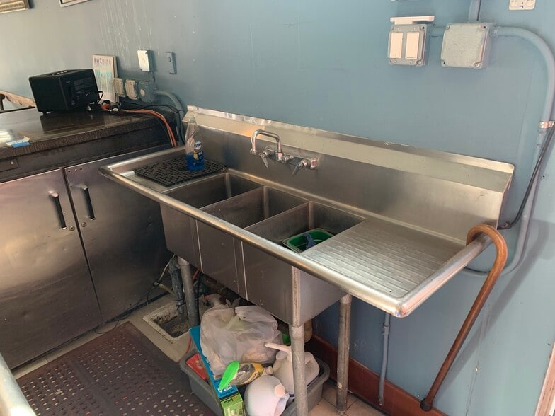 More Photos Of 3248 22nd St, San Francisco Storefront Retail Residential For Lease