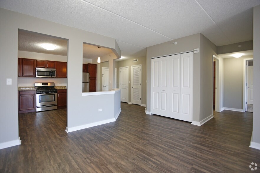 More Photos Of 1255 Town Center Rd, Vernon Hills Apartments For Lease