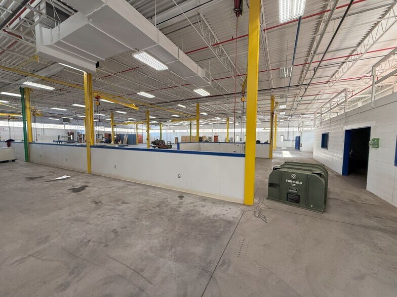 More Photos Of 856 N Main Street Ext, Wallingford Manufacturing For Sale