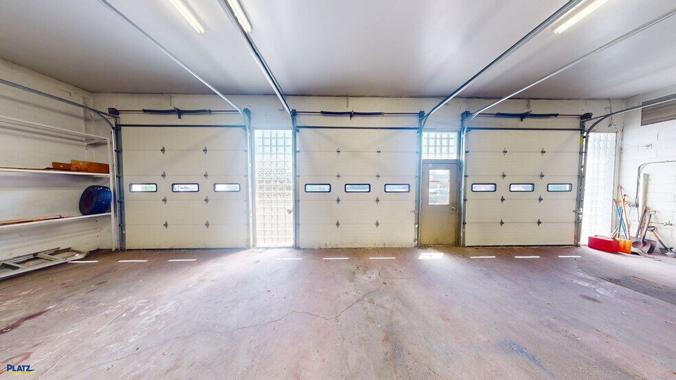 More Photos Of 5720 Market St, Youngstown Auto Repair For Sale