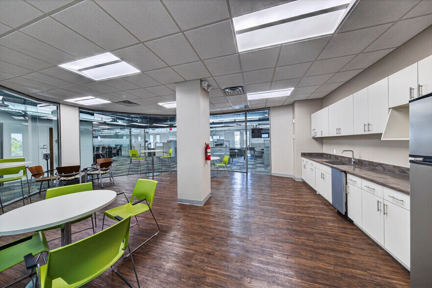 More Photos Of 2101 N Andrews Ave, Fort Lauderdale Office For Lease