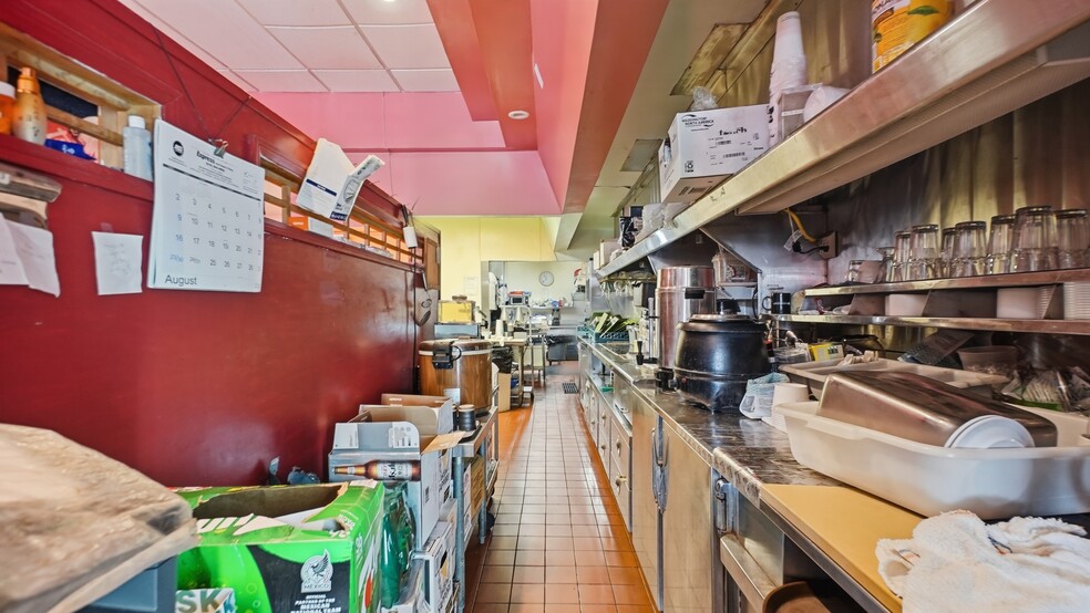 More Photos Of 409 Main St, El Segundo Storefront For Sale