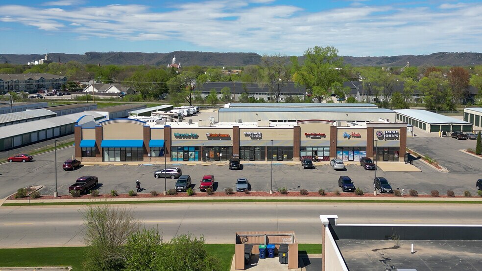 More Photos Of 940 Frontenac Dr, Winona Storefront Retail Office For Lease