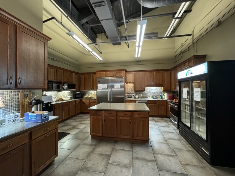 More Photos Of 2200-2300 Sutherland Ave, Knoxville Office For Lease