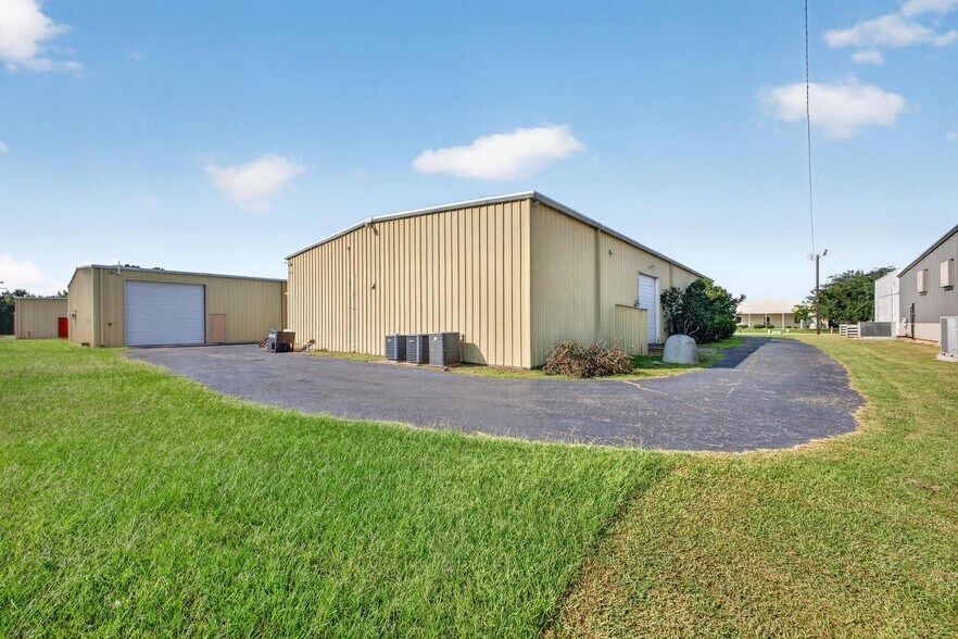 More Photos Of 31 Enterprise Ave, Aiken Light Manufacturing For Lease