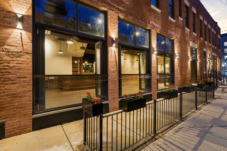 More Photos Of 1023 W Lake St, Chicago General Retail For Lease