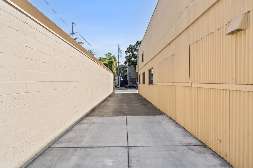 More Photos Of 629-639 S B St, San Mateo Storefront For Lease