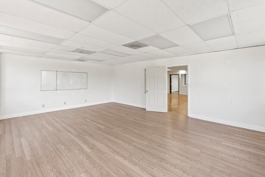 More Photos Of 3201 Griffin Rd, Fort Lauderdale Loft Creative Space For Lease