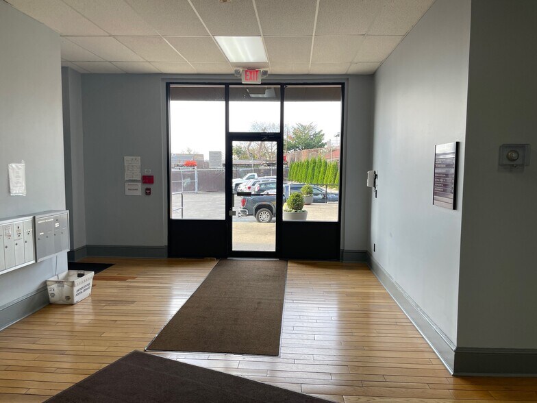 More Photos Of 114 Pearl St, Port Chester Light Distribution For Lease