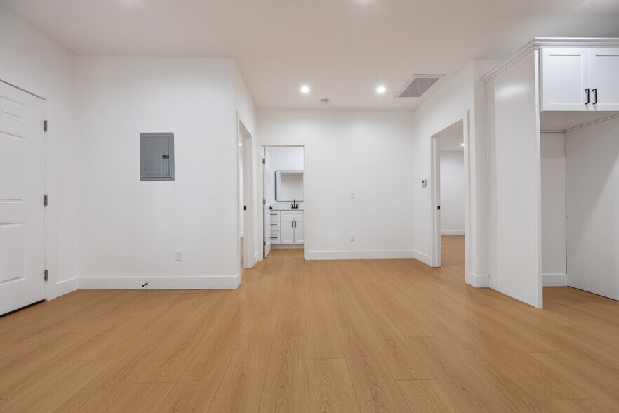 More Photos Of 758 E 84th St, Los Angeles Multifamily For Sale