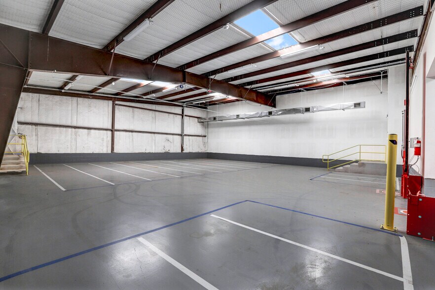 More Photos Of 3908 N Frankford Ave, Lubbock Warehouse For Sale
