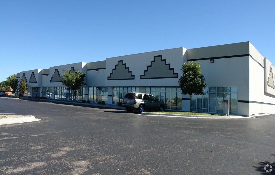 More Photos Of 16608-16698 E 2nd Ave, Aurora Light Manufacturing For Lease