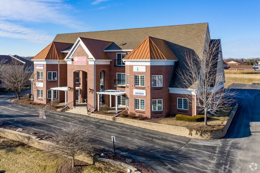 Primary Photo Of 8825 S Howell Ave, Oak Creek Office For Lease