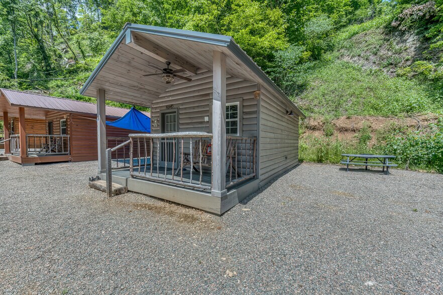 More Photos Of 5340 US-321, Butler Specialty For Sale