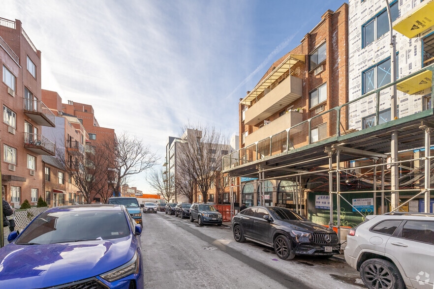 More Photos Of 13225 Pople Ave, Flushing Apartments For Sale