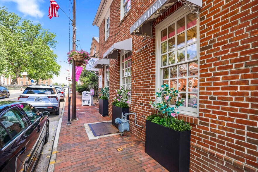 More Photos Of 3 E Market St, Leesburg Office For Sale