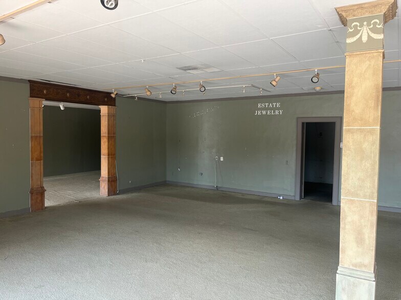 More Photos Of 7612-7628 N Western Ave, Oklahoma City Freestanding For Lease
