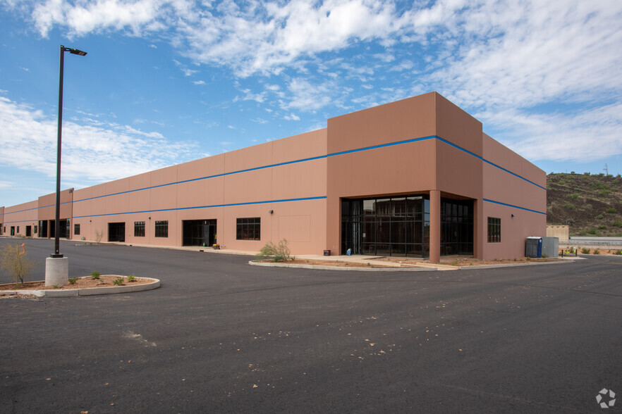 Primary Photo Of 2453 W Parkside Ln, Phoenix Warehouse For Lease