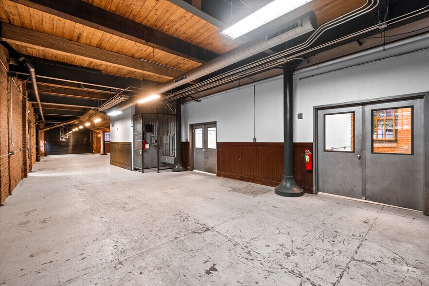 More Photos Of 1431 N Cadwallader St, Philadelphia Showroom For Lease