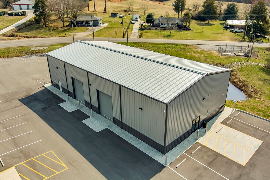 More Photos Of 145 US-70, Lenoir City Flex For Lease