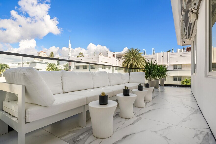 More Photos Of 124 11th St, Miami Beach Hotel For Sale