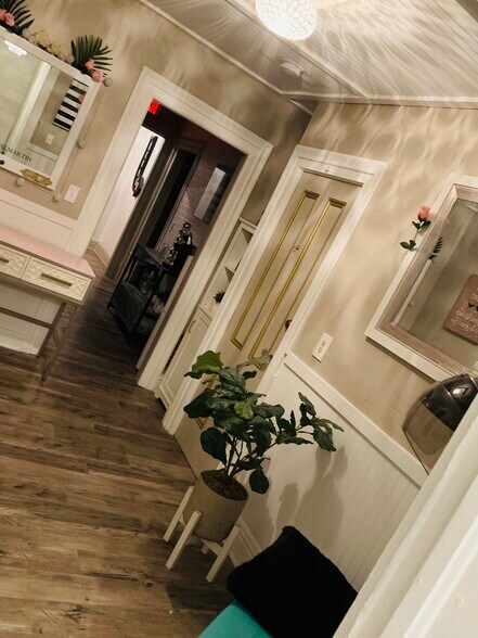 More Photos Of 269 Park Ave, Rochester Storefront Retail Office For Lease