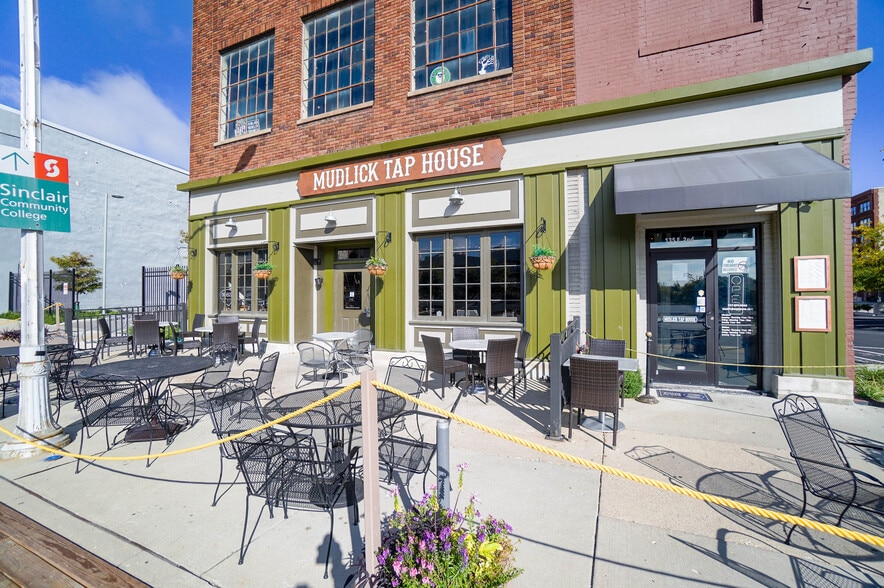 Primary Photo Of 135 E 2nd St, Dayton Restaurant For Sale