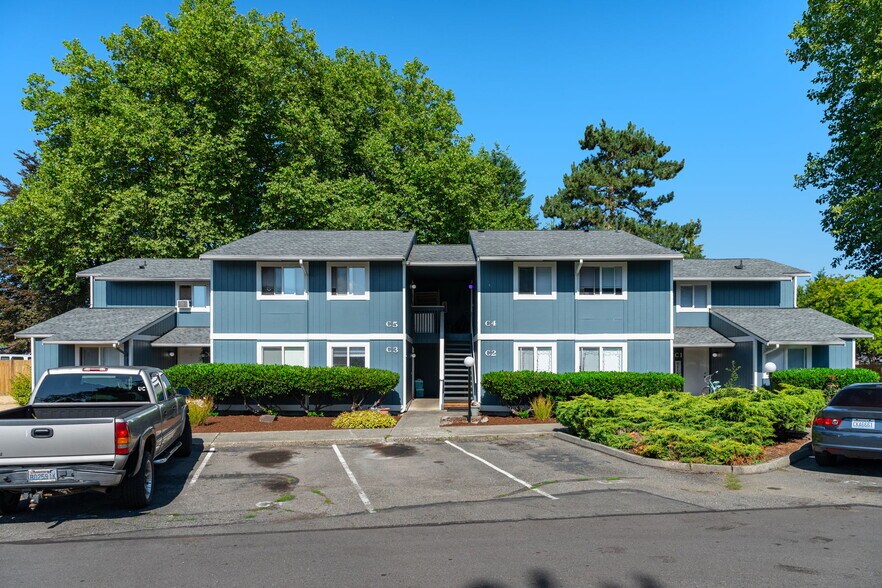 More Photos Of 700 W Maple St, Monroe Apartments For Sale