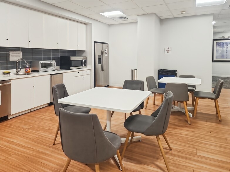 More Photos Of 945 Concord St, Framingham Coworking Space