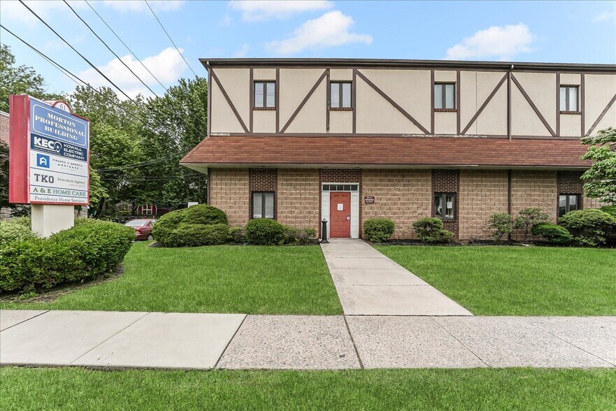 More Photos Of 61 S Morton Ave, Morton Medical For Lease