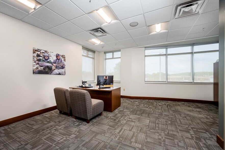 More Photos Of 3020 Orchard Park Rd, Buffalo Office For Sale