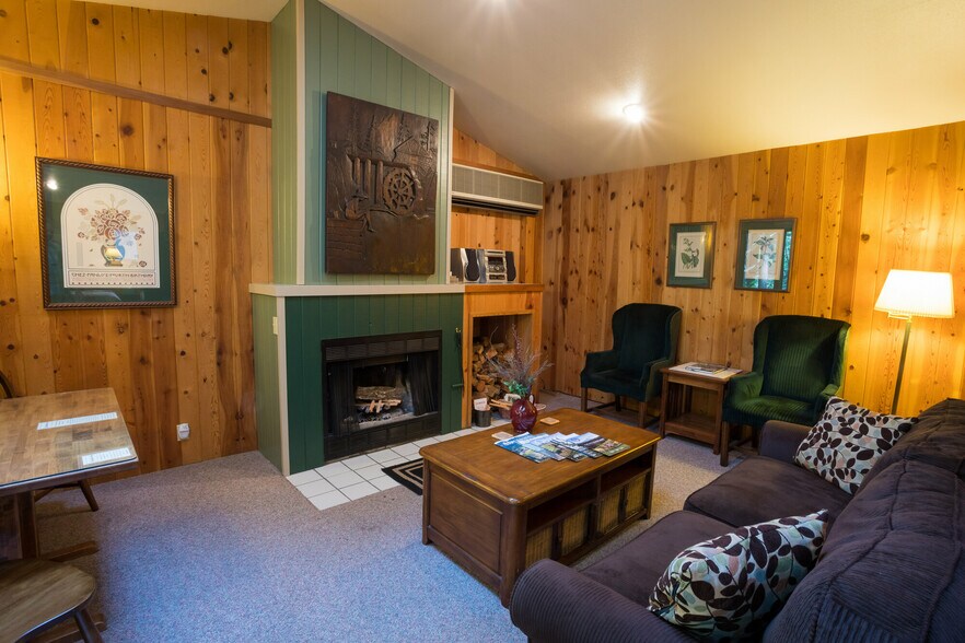More Photos Of 42705 N Umpqua Hwy, Idleyld Park Hotel For Sale