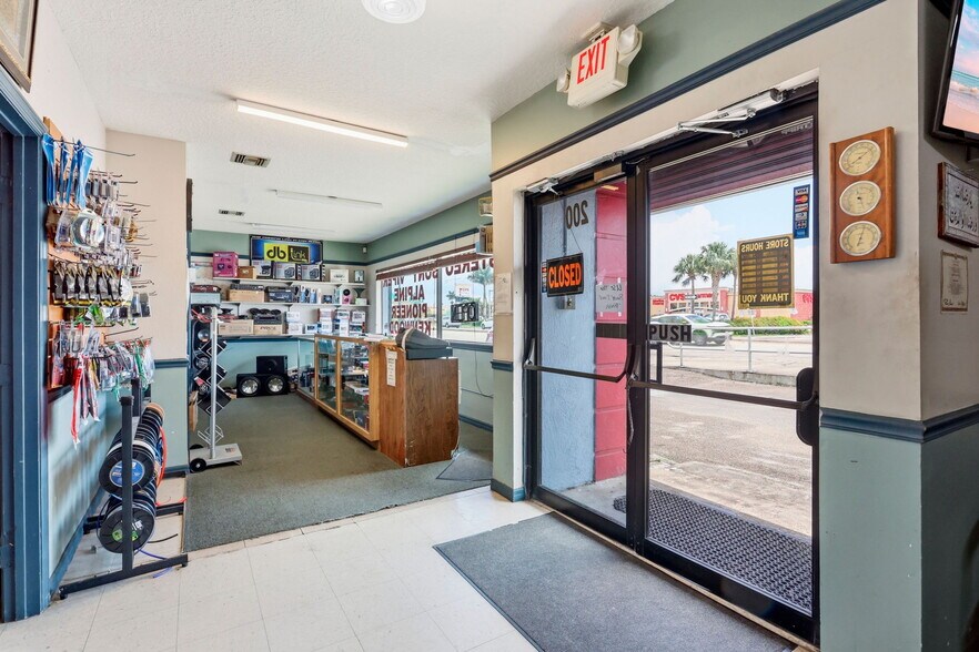More Photos Of 200 S Main St, Belle Glade Storefront Retail Office For Sale