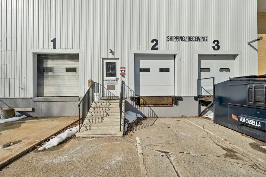 More Photos Of 41 Simon St, Nashua Flex For Lease