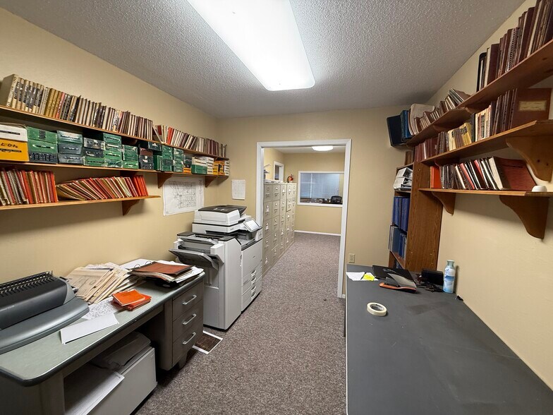 More Photos Of 910-912 7th St, Onawa Office For Sale