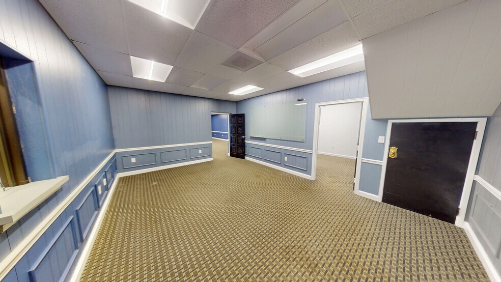 More Photos Of 2719 Westport Rd, Charlotte Warehouse For Lease