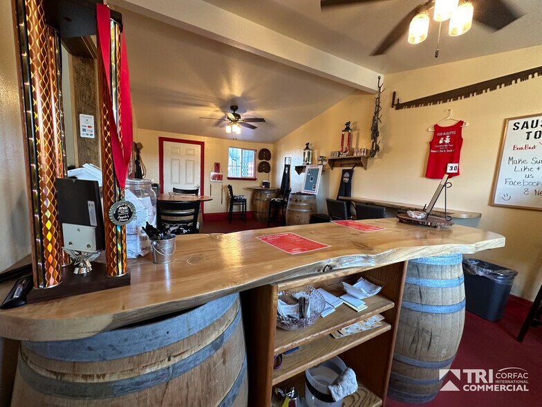 More Photos Of 4026-4044 Grass Valley Hwy, Auburn General Retail For Sale