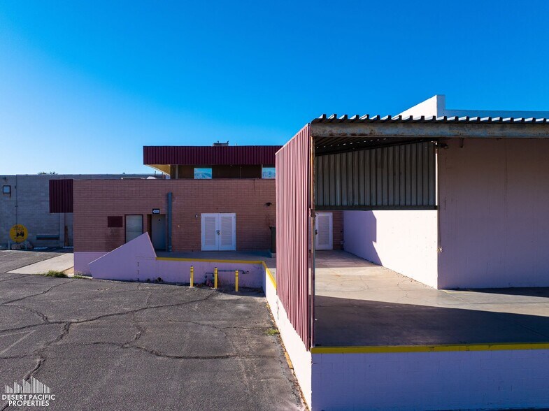 More Photos Of 45585 Commerce St, Indio Warehouse For Sale